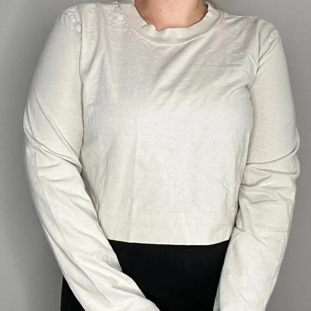 Tan lines by Sivan -‎ Beige Cropped Long Sleeve Shirt